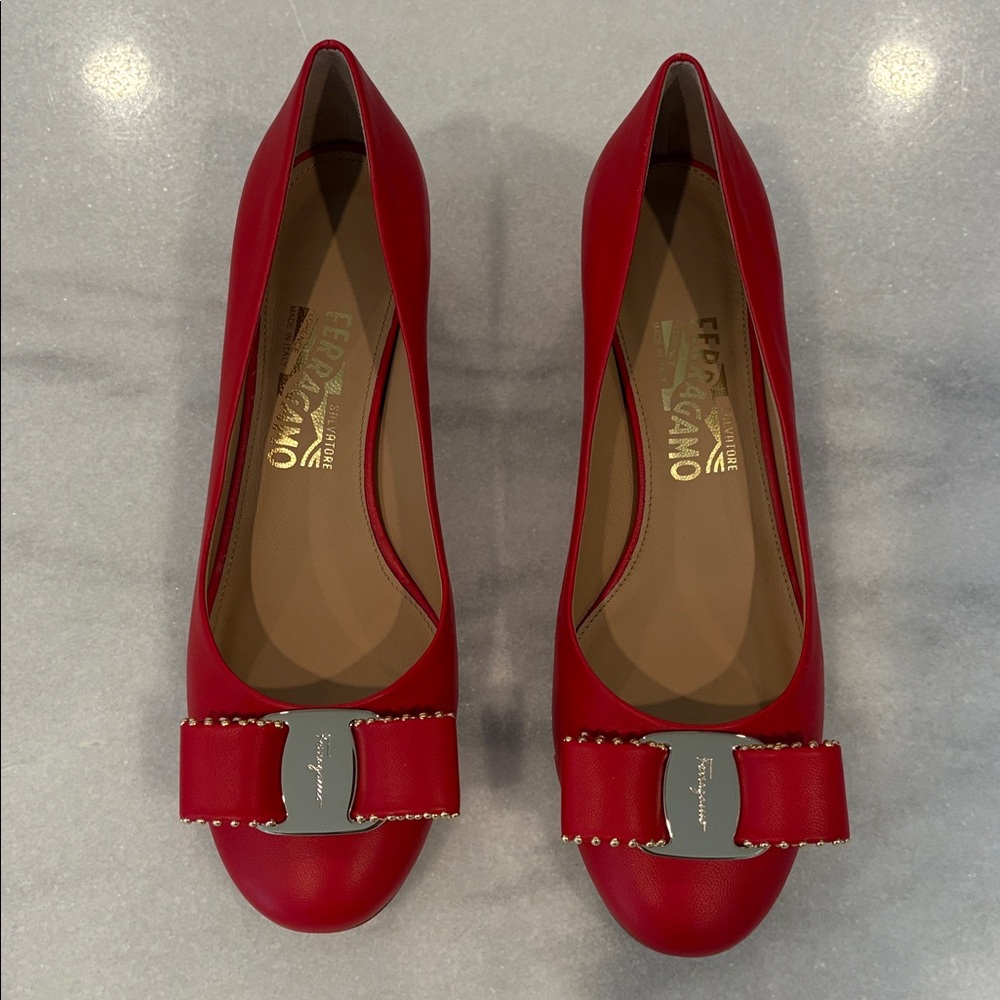 Ferragamo Vara Bow Leather Low Pumps